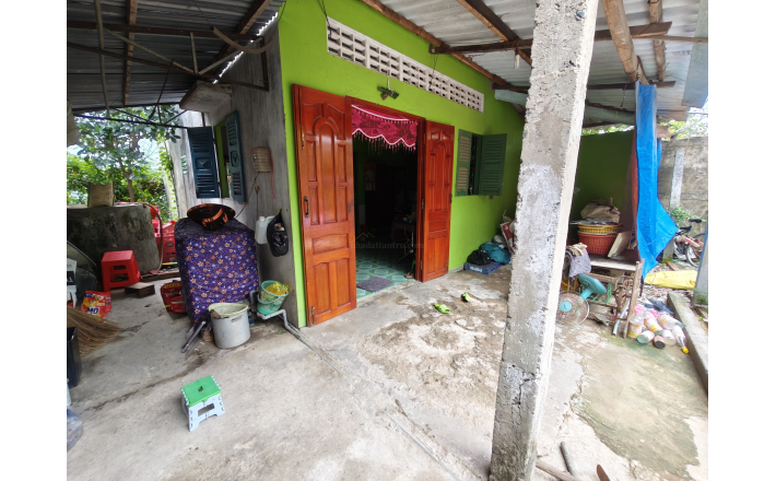 Bán gấp nhà khu vực trung tâm thị trấn Tân Trụ giá 3 tỷ
